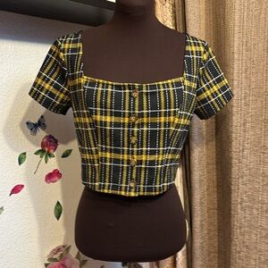 Hollister dark brown mustard yellow and white plaid cropped top. Size M.